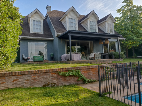 Venta Casa 5D en suite Walk-in cl&oacute;set 4B 4E 1B El Huinganal - Lo Barnechea