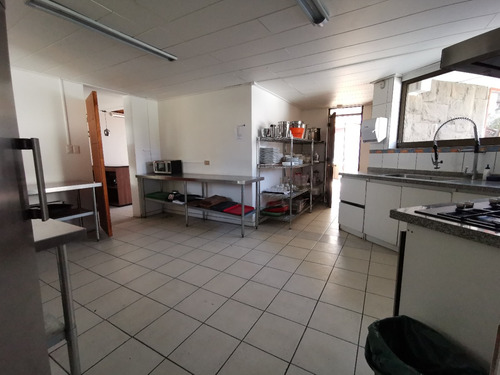 Arriendo Casa 5D en suite 4B 3E 1B Los Dominicos - Las Condes