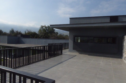 Venta Casa SO 5D en suite Walk-in cl&oacute;set 6B 3E 1B Chicureo - Colina