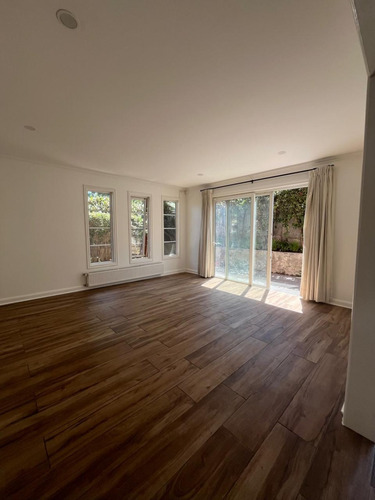 Arriendo Casa NO 2D 1B 2E Los Dominicos - Las Condes