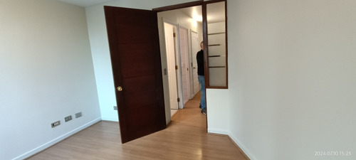 Arriendo Oficina 2B 1E Barrio El Golf - Las Condes