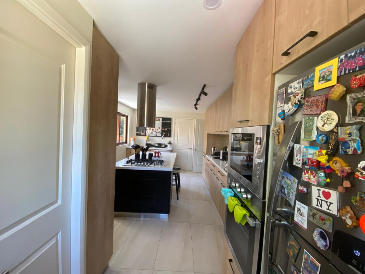 Arriendo Casa O 3D en suite Walk-in cl&oacute;set 4B 2E 1Bd Chicureo - Colina