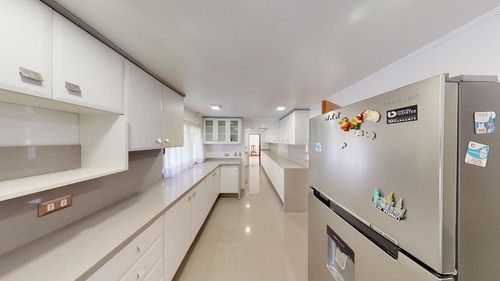 Arriendo Casa NO 3D en suite Walk-in cl&oacute;set 4B 3E 1B La Dehesa - Lo Barnechea