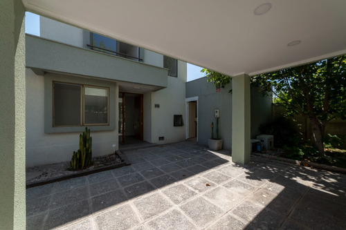 Venta Casa 3D en suite Walk-in cl&oacute;set 3B 4E 1B Chicureo - Colina