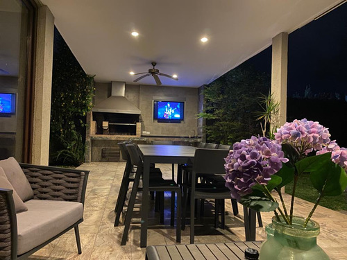 Arriendo Casa 4D 4B 2E 1B Chicureo - Colina