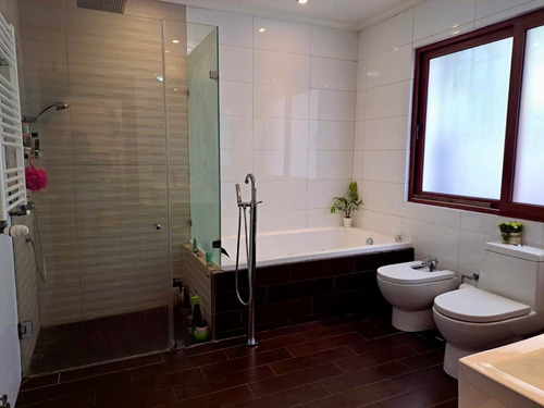 Venta Casa NO 3D en suite Walk-in cl&oacute;set 2B 6E 1B Metro Pr&iacute;ncipe de Gales - Country Club - La Reina