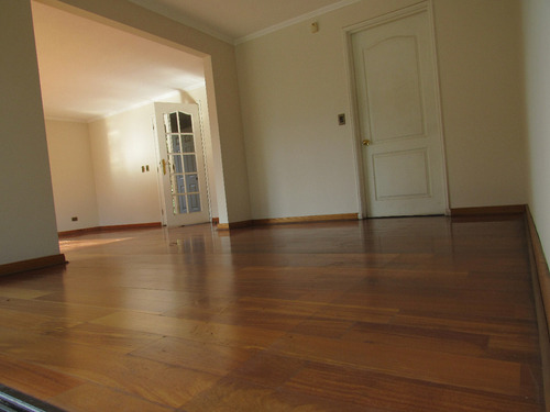 Arriendo Casa NOSP 5D en suite Walk-in cl&oacute;set 4B 3E 2B San Carlos de Apoquindo - Las Condes