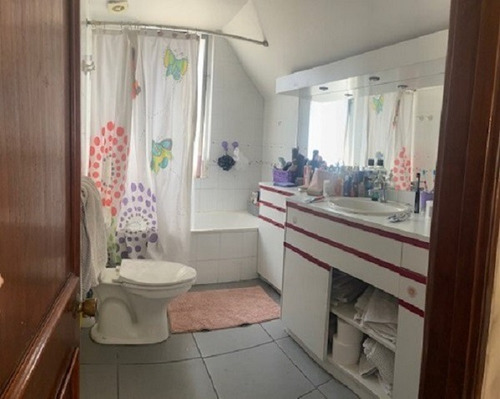 Arriendo Casa NP 5D en suite Walk-in cl&oacute;set 3B 2E 1B Los Dominicos - Las Condes