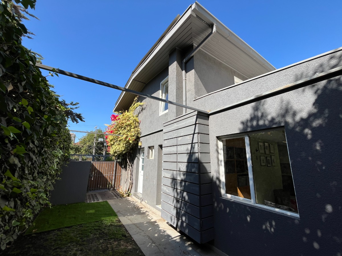 Venta Casa NO 4D 2B 3E Estadio Croata - Vitacura