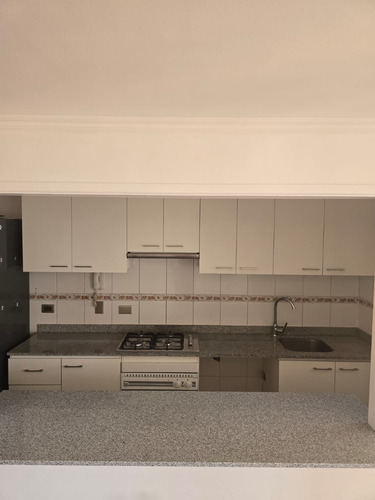 Arriendo Departamento 2D en suite 2B 1E 1B Borde R&iacute;o - Casa Piedra - Vitacura