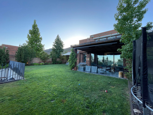 Venta Casa NP 4D en suite Walk-in cl&oacute;set 4B 3E 1B San Carlos de Apoquindo - Las Condes