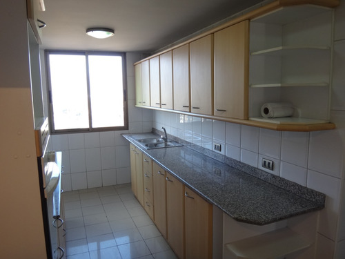 Arriendo Departamento 4D en suite Walk-in cl&oacute;set 4B 3E 1B Parque Arauco - Las Condes