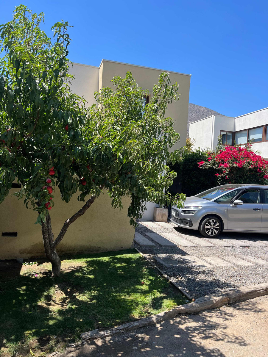 Venta Casa 4D 4B 2E Chicureo - Colina