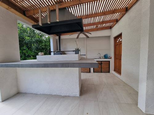 Venta Casa 5D en suite Walk-in cl&oacute;set 5B 4E 1B Chicureo - Colina