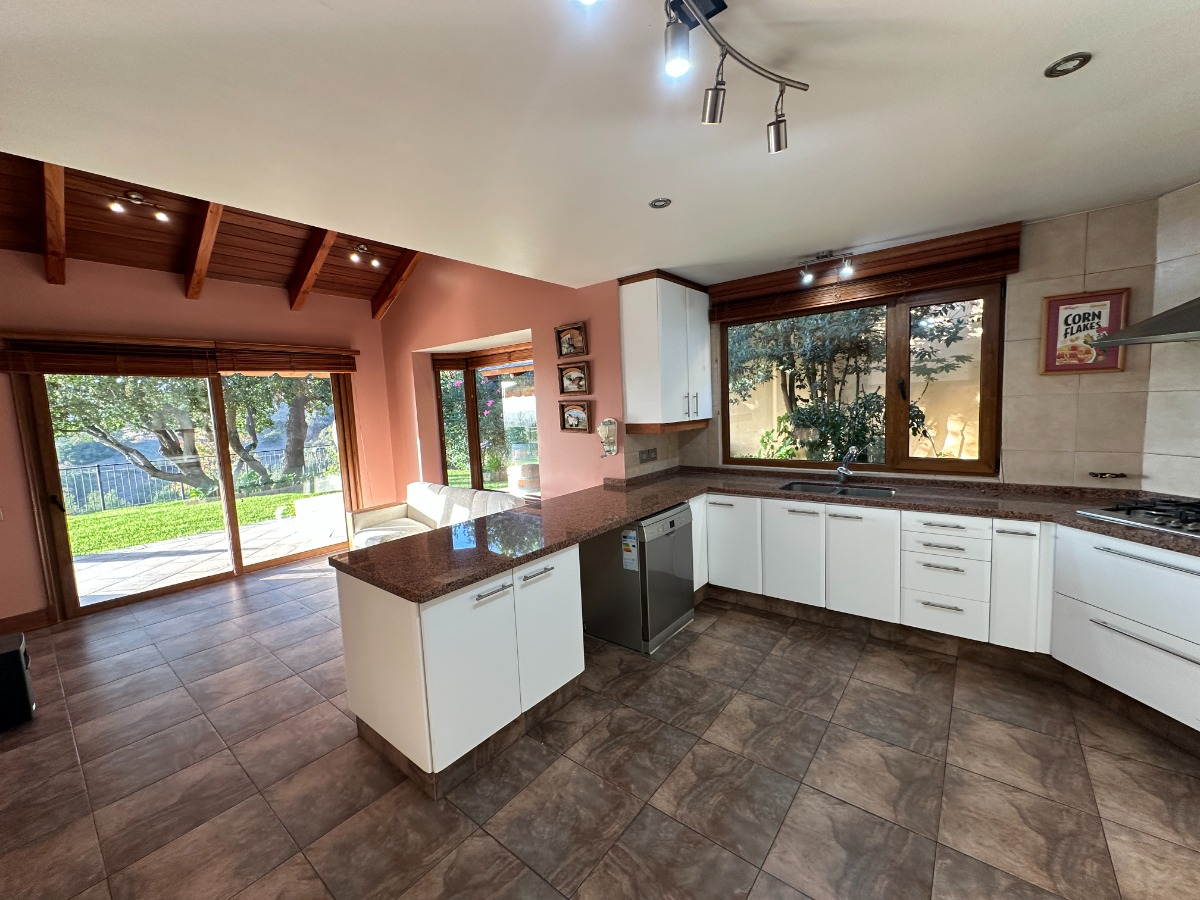 Venta Casa NO 5D en suite Walk-in cl&oacute;set 5B 5E 3Bd El Huinganal - Lo Barnechea