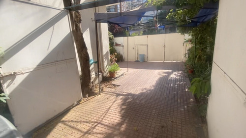 Venta Casa NOSP 8D 4B 6E 2B Las Lilas - Providencia