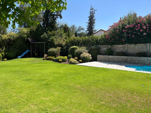 Venta Casa N 4D en suite Walk-in cl&oacute;set 4B 2E Chicureo - Colina