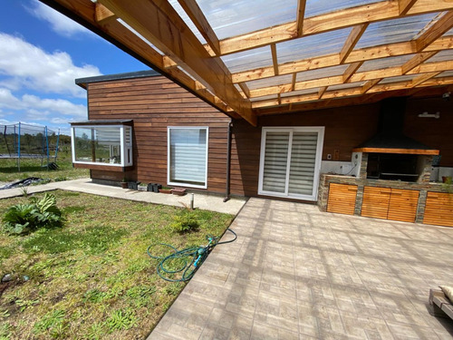Venta Casa 4D en suite Walk-in cl&oacute;set 3B 1E  - Puerto Varas