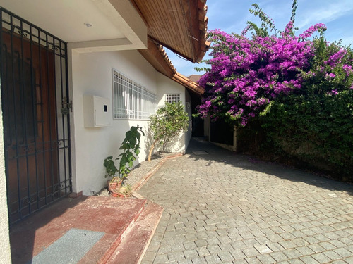 Arriendo Casa 4D 4B 3E 1B Carlos Ossand&oacute;n - La Reina