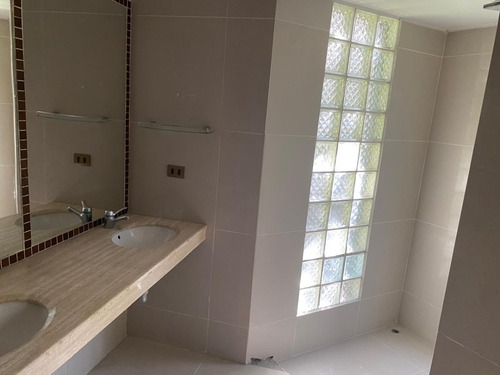 Venta Casa NO 6D en suite Walk-in cl&oacute;set 4B 4E 1B Chicureo - Colina