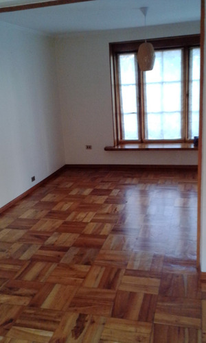 Venta Casa NO 4D Walk-in cl&oacute;set 2B 1E 1B Barrio El Golf - Las Condes