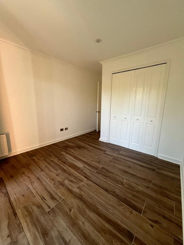 Arriendo Casa NO 2D 1B 2E Los Dominicos - Las Condes