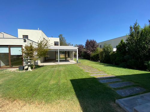 Arriendo Casa 3D 4B 2E 1B Chicureo - Colina