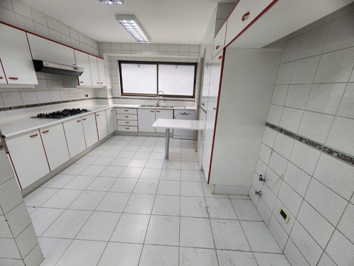 Arriendo Departamento NO 4D en suite Walk-in cl&oacute;set 4B 2E 1B Barrio El Golf - Las Condes