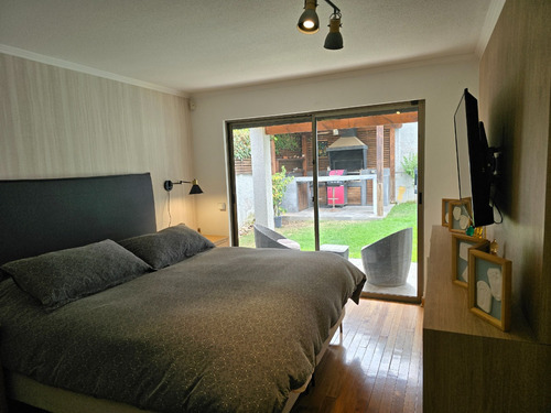 Venta Casa P 5D en suite 4B 2E 2B San Carlos de Apoquindo - Las Condes