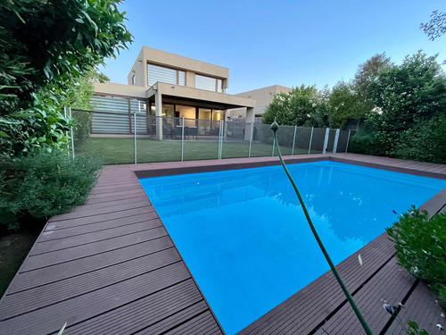 Venta Casa 3D 3B 3E Chicureo - Colina