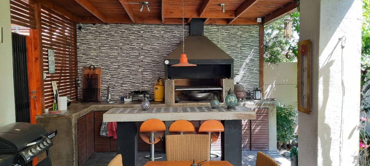 Venta Casa NO 5D en suite Walk-in cl&oacute;set 4B 2E 1Bd Chicureo - Colina