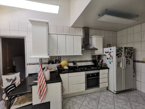Venta Casa 5D en suite Walk-in cl&oacute;set 5B 2E Los Dominicos - Las Condes