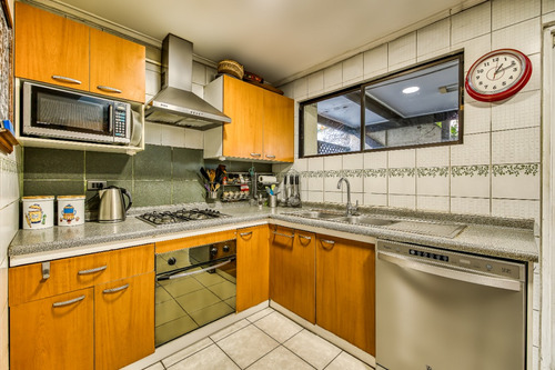 Venta Casa NO 5D en suite Walk-in cl&oacute;set 4B 2E Los Dominicos - Las Condes