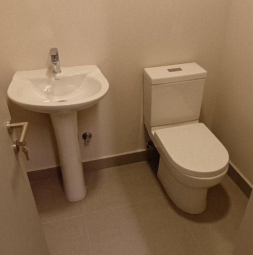 Bodega Comercial Nuevas Y De Gran Altura Para Almacenamiento