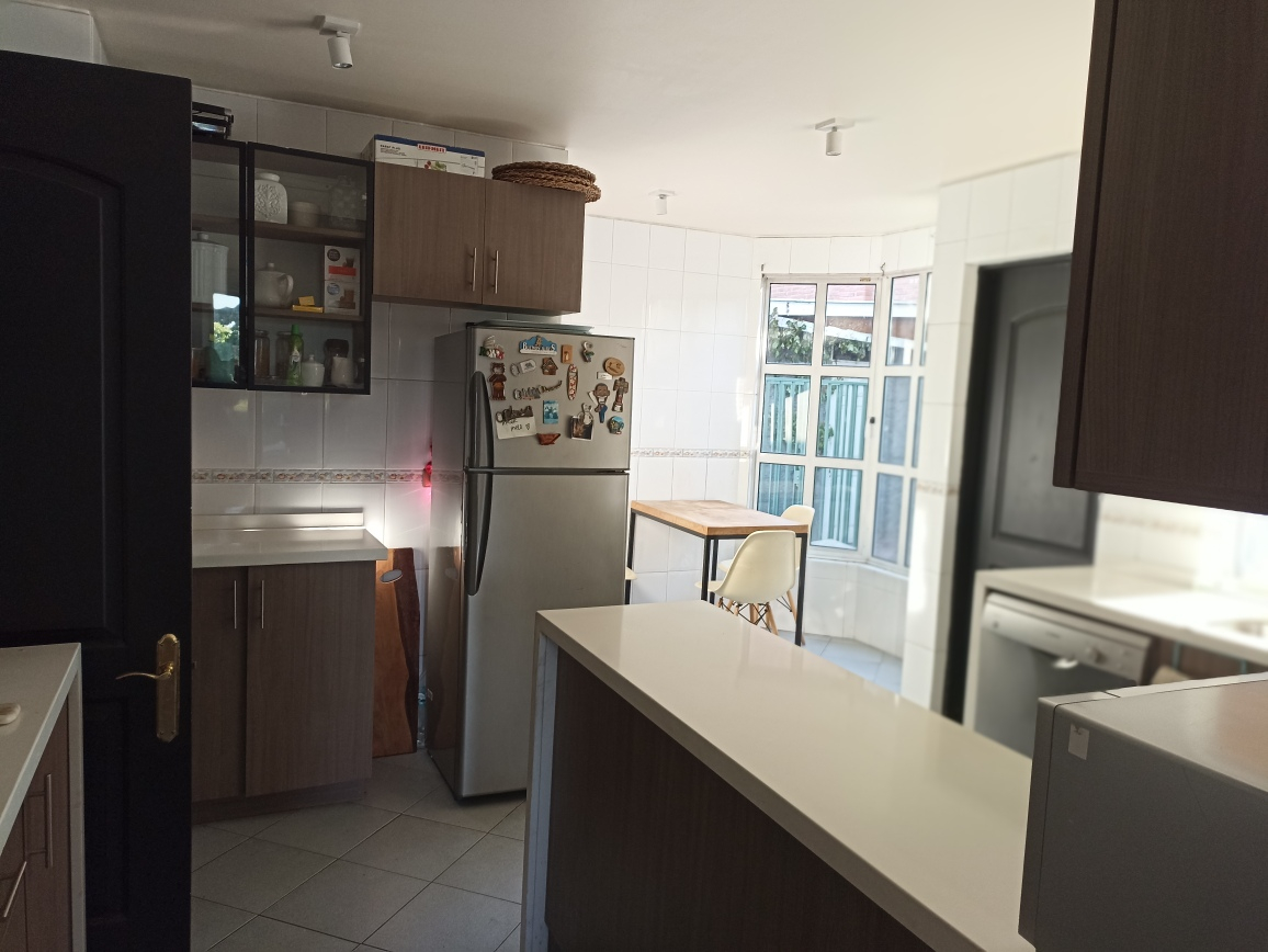 Venta Casa 5D en suite Walk-in cl&oacute;set 4B 4E 1Bd El Huinganal - Lo Barnechea