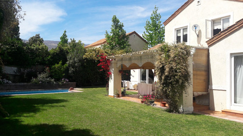 Venta Casa N 4D en suite Walk-in cl&oacute;set 4B 3E 1B Chicureo - Colina