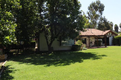 Venta Casa NOSP 4D en suite Walk-in cl&oacute;set 4B 10E 1B Chicureo - Colina