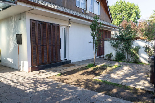 Arriendo Casa NP 3D 2B 2E 1B Blest Gana - La Reina