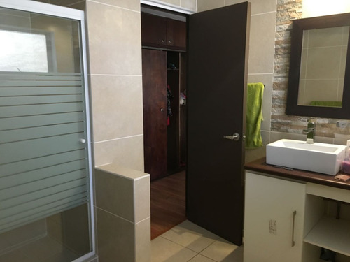 Venta Casa 4D en suite 3B 3E Los Dominicos - Las Condes