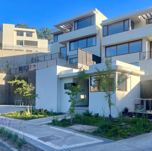 Venta Casa NOSP 5D en suite Walk-in cl&oacute;set 4B 3E 1B La Reina Alta - La Reina