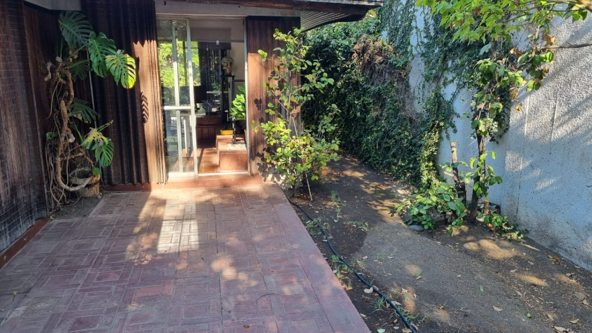 Venta Casa NO 3D 2B 2E Alto Las Condes - Las Condes