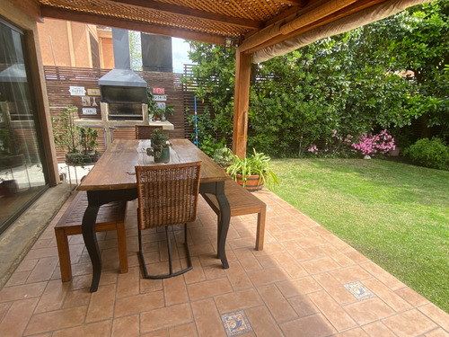 Venta Casa NOSP 4D en suite Walk-in cl&oacute;set 4B 2E 1B San Carlos de Apoquindo - Las Condes