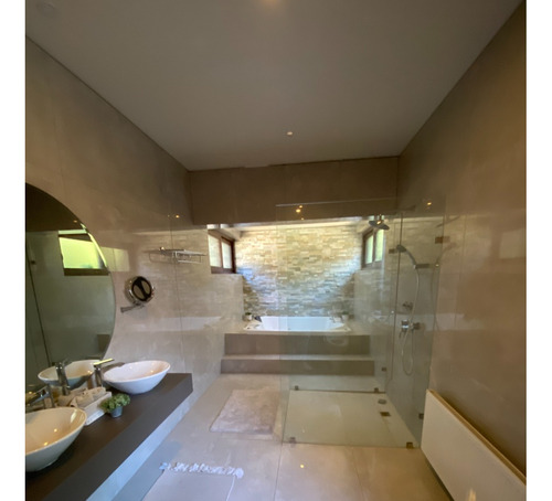 Venta Casa 6D Walk-in cl&oacute;set 5B 10E 1B Chicureo - Colina