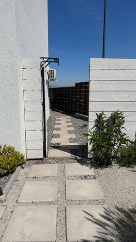 Venta Casa O 3D en suite Walk-in cl&oacute;set 3B 2E 1B Chicureo - Colina