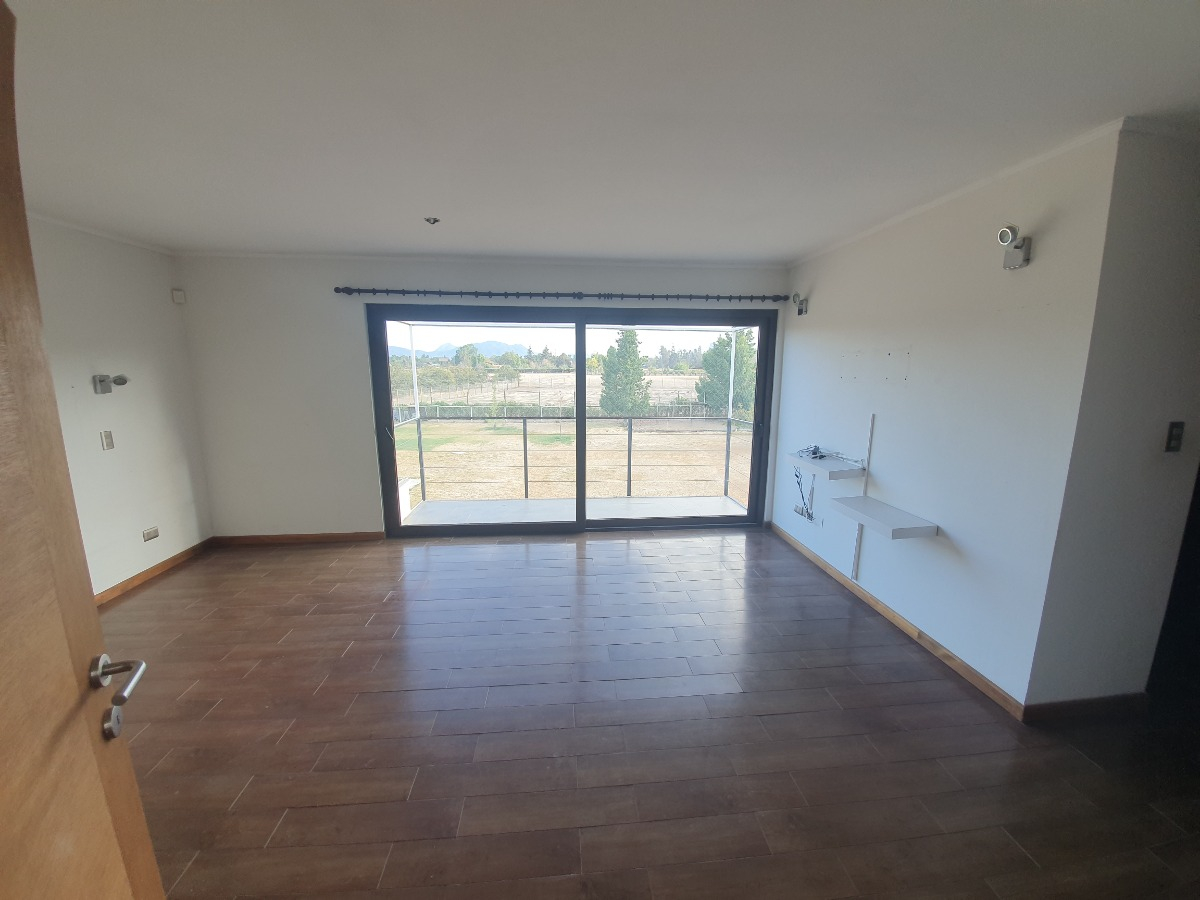 Arriendo Casa NOSP 5D en suite Walk-in cl&oacute;set 5B 10E 1Bd Chicureo - Colina