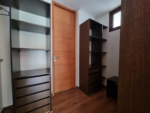 Venta Casa 5D en suite Walk-in cl&oacute;set 5B 4E 1B Chicureo - Colina