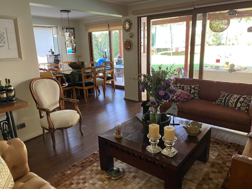 Venta Casa O 4D en suite Walk-in cl&oacute;set 3B 2E 1B Carlos Ossand&oacute;n - La Reina