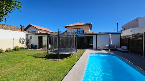 Venta Casa NO 3D en suite Walk-in cl&oacute;set 4B 3E 1B Chicureo - Colina