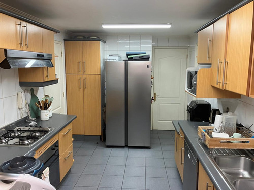 Arriendo Casa O 5D en suite Walk-in cl&oacute;set 3B 2E 2B San Carlos de Apoquindo - Las Condes