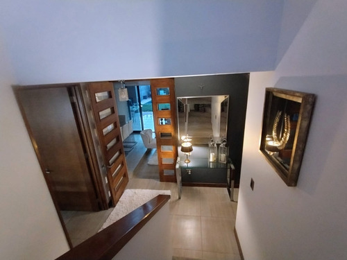 Arriendo Casa 4D en suite Walk-in cl&oacute;set 4B 3E Chicureo - Colina